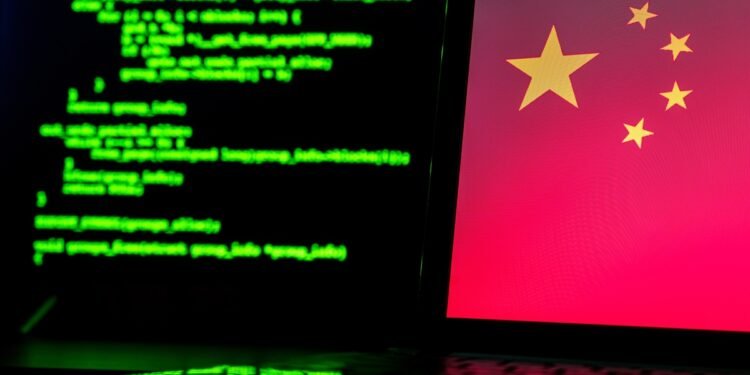 China-Linked Cyber Spies Blend Watering Hole, Supply Chain Attacks