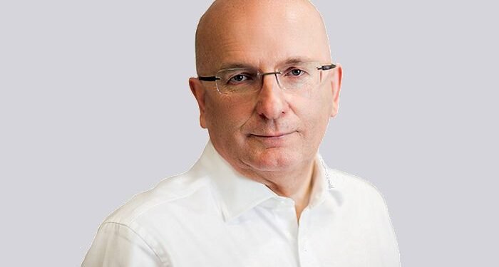 roderic-rennison-grey-700px