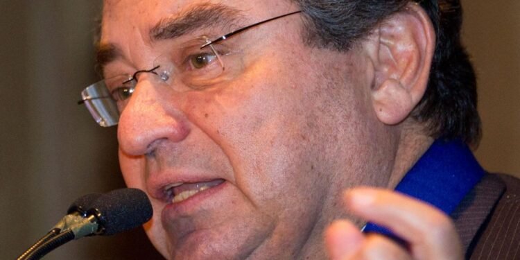 NYCB Ballooned Despite Real Estate Warnings in Years Before Fall