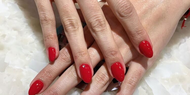 What Are Dip Powder Nails? The Alternative To Gels