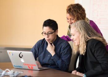 What HR Leaders Need to Know to Track Progress in 2024