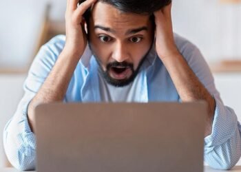 7 Reasons Why You're Unhappy At Work (And How To Fix It)