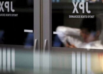 &copy; Reuters.  Japan stocks lower at close of trade; Nikkei 225 down 0.98%