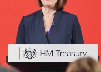 Silhouetted against a red-for-Labour screen, in a sober black suit, Rachel Reeves unveiled her plans to ¿fix the foundations of the economy¿