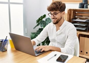 Quick Tip: Monday Is The Day For LinkedIn Endorsements