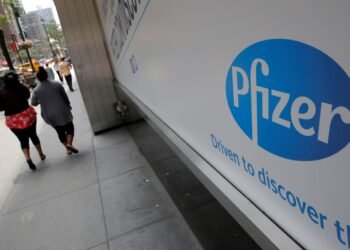 US FDA approves updated COVID shots ahead of fall and winter By Reuters