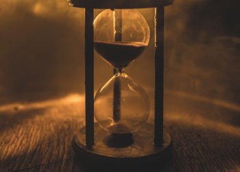 Hour glass, egg timer, time passing