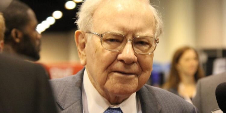 Amid Warren Buffett's $132 Billion Warning to Wall Street, He Can't Stop Buying Shares of These 4 Unstoppable Stocks