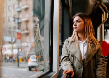 How to Avoid Job Scam Tactics on Social Media