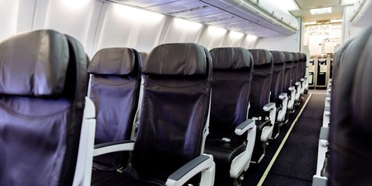The Pros & Cons of Bulkhead Plane Seats