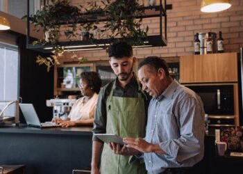 3 Reasons to Involve Your Kids in Small Business Saturday