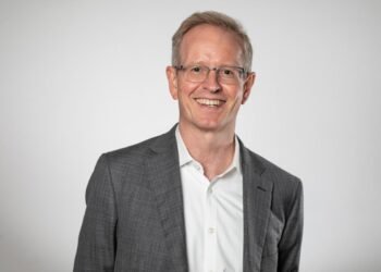 Advisers held back by tech’s ‘swivel chair effect’