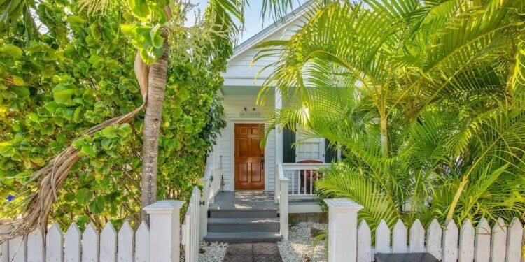 13 Best Airbnbs in Key West for 2025