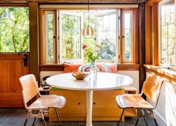 17 Best Airbnbs in Seattle for Solo Trips, Family Stays, and More