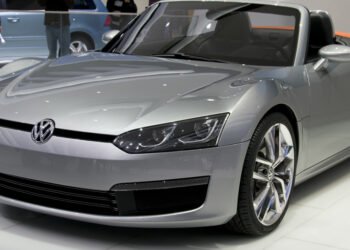 Volkswagen workers go out on warning strikes across Germany