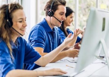Why Contact Centers Are A Good Way To Start Your Career