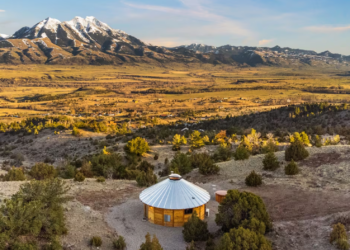 28 Places to Stay In and Near Yellowstone National Park (2025)