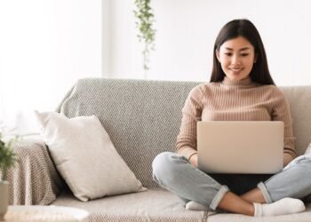 4 Ways To Balance Your Job Search