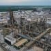Analysis-Trump's oil tariffs a boost for European and Asian refiners