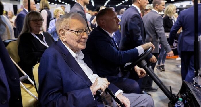 Berkshire Hathaway’s cash pile hits record as Warren Buffett dumps stocks