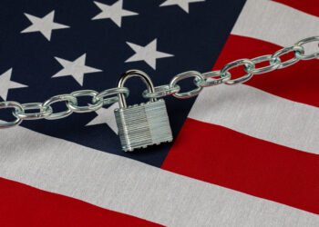 Macquarie to close US debt capital market business