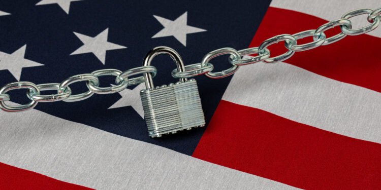 Macquarie to close US debt capital market business