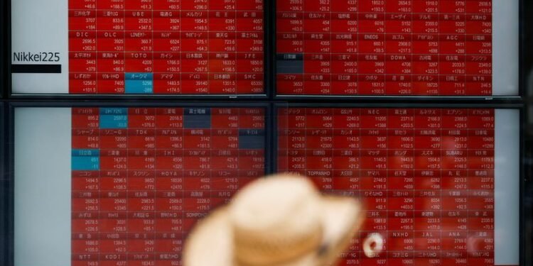 Asian stocks slide, yen gets a boost as US growth worries grip markets