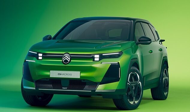 The New Citroen C5 Aircross has been unveiled and the mid-sized SUV will come with three green powertrain options: conventional hybrid, plug-in hybrid and fully-electric