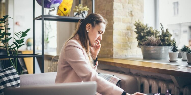 How To Decline A Job Offer (The Right Way)