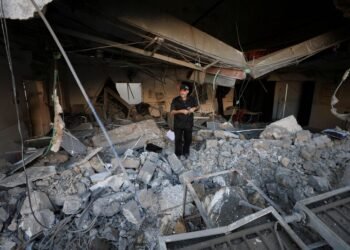 Israeli missiles strike Gaza hospital, patients evacuated
