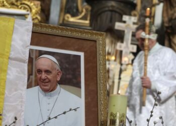 Pope died of a stroke and heart failure, Vatican doctor says
