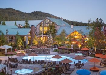 The Best Places to Stay Near Yosemite National Park in 2025