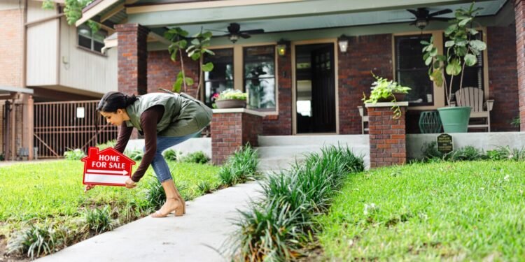 Weekly Mortgage Rates Rise at Exactly the Wrong Time