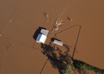 Australia airdrops supplies to farmers stranded by floods