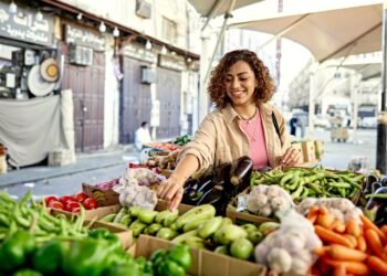 The dos and don'ts of grocery shopping even in a recession.