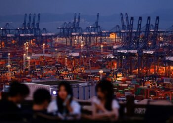 Wary investors hope US-China talks cool high-stakes trade war