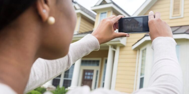 Weekly Mortgage Rates Drop, Giving Home Buyers a Boost