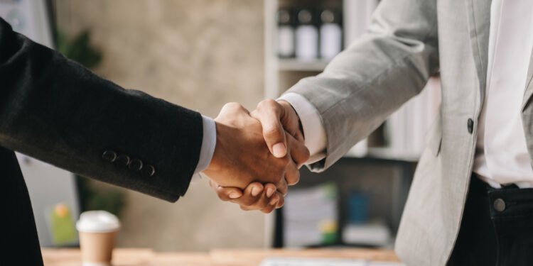 Financing platform YouLend and fintech platform myPOS have partnered up to launch a new service to simplify SME investing in France.