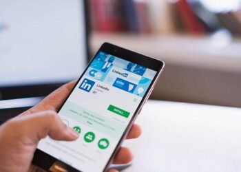 10 Overused LinkedIn Buzzwords (And What To Say Instead)