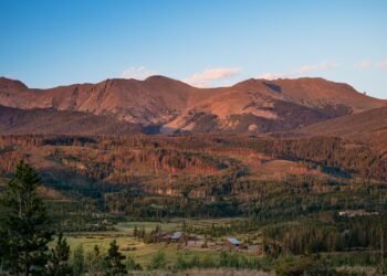 13 Best Places to Stay in and Around Rocky Mountain National Park