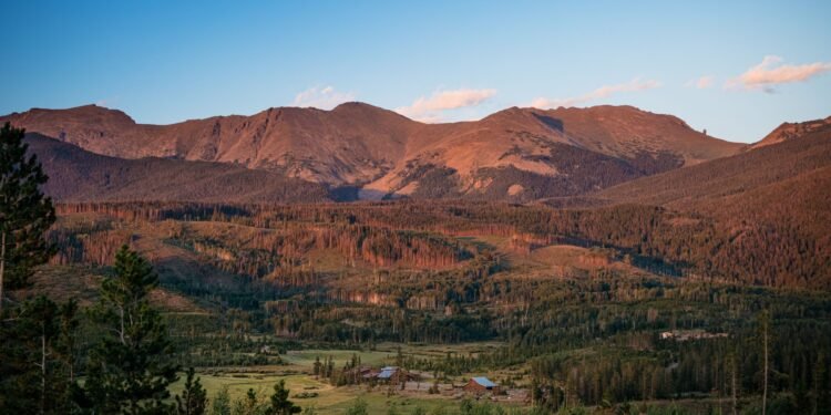 13 Best Places to Stay in and Around Rocky Mountain National Park