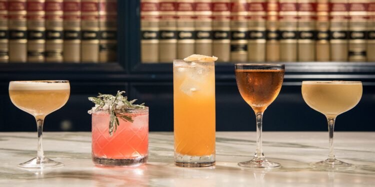 36 Best Bars in Chicago, According to a Local