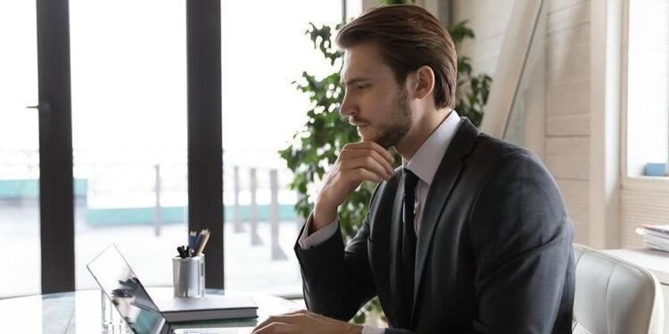 4 Ways To Improve Your LinkedIn Presence