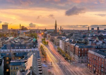 Allianz SE in talks to acquire Capital Four