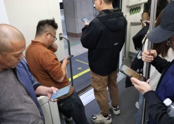Counterpoint Research cuts 2025 global smartphone shipment growth amid tariff uncertainty
