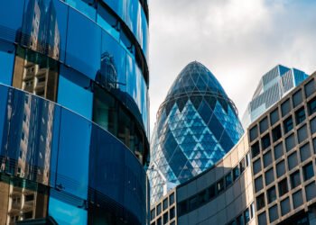 The UK's financial regulator has apologised for its handling of authorising collapsed peer-to-peer lender FundingSecure.