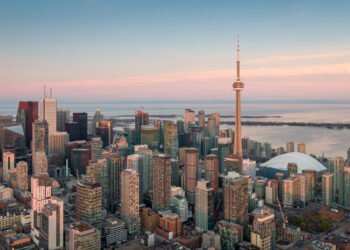 Apollo and NBI partner to give Canadian investors access to private credit