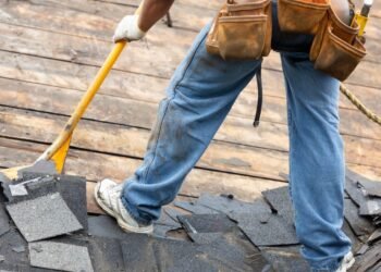 Cost to Replace Roof Shingles in 2025
