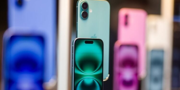 Why It's a Bad Time to Buy an iPhone