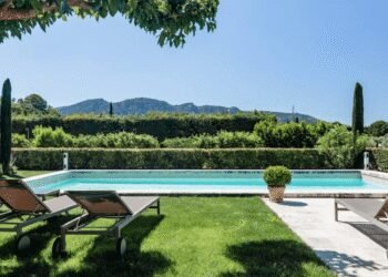 30 Best Airbnbs in the South of France, From Provence to Nice